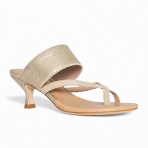 Donald Pliner Louka Metallic Leather Toe Loop Sandal in Sand Size 7 1/2